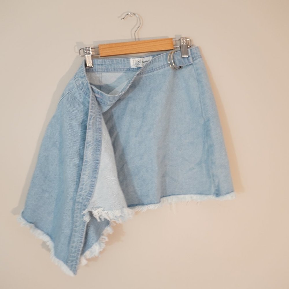 Tobi NWT Light Denim Asymmetrical Mini Skirt - Picture 7 of 8